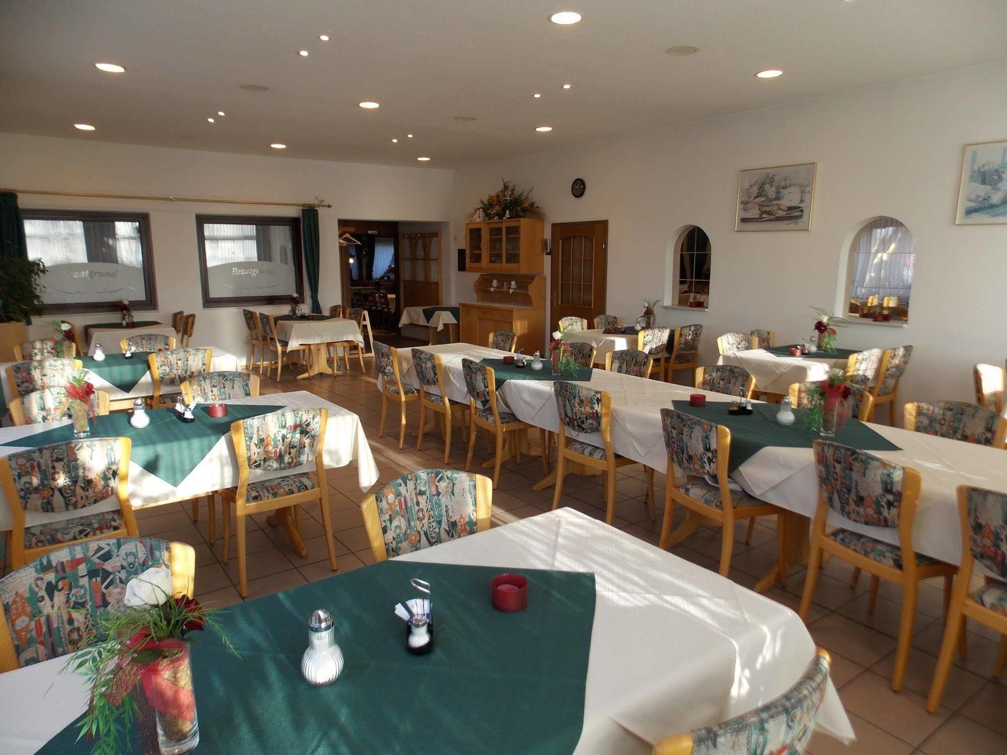Gasthaus Pension Rezatgrund Windsbach エクステリア 写真