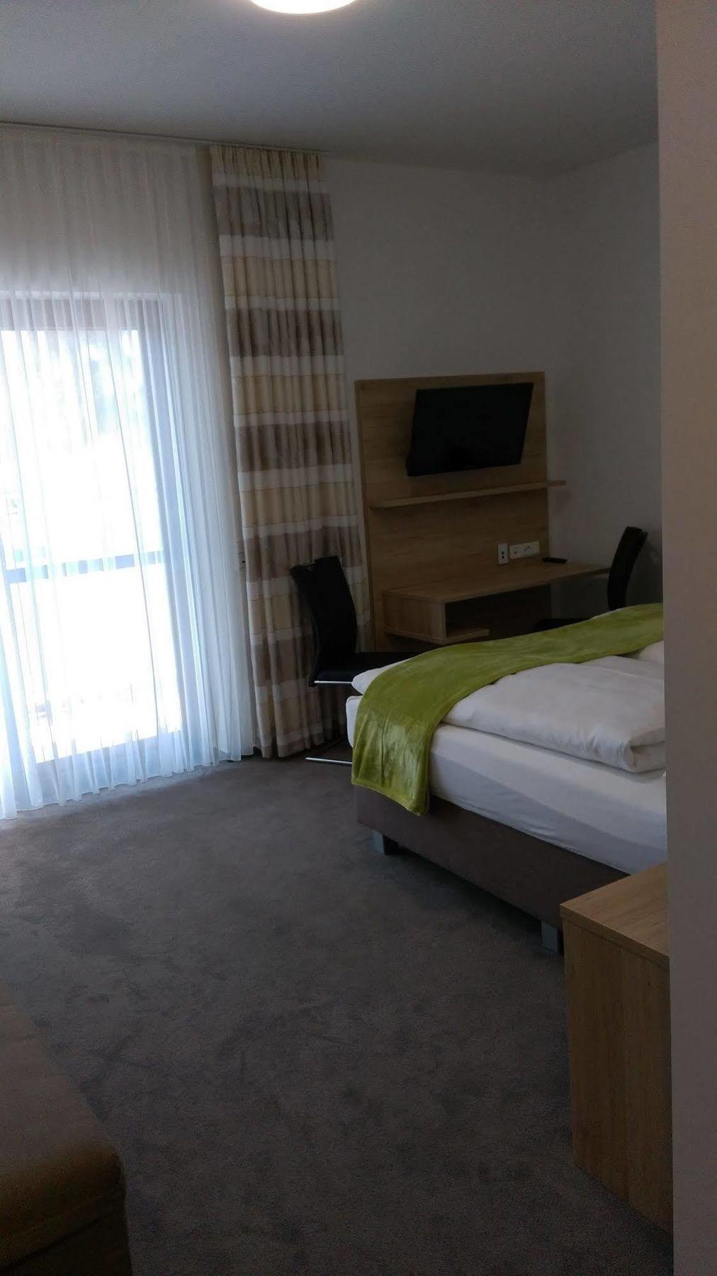 Gasthaus Pension Rezatgrund Windsbach エクステリア 写真