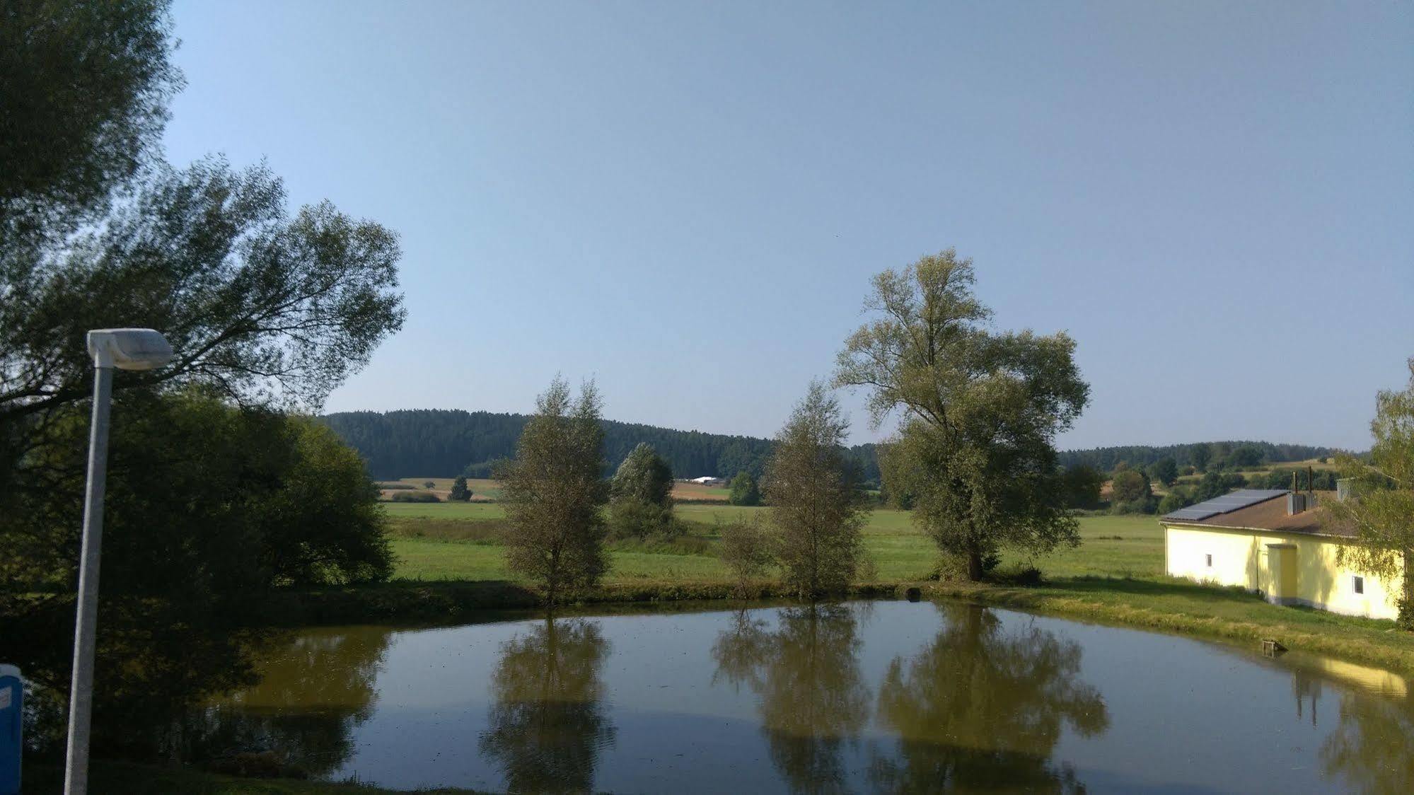 Gasthaus Pension Rezatgrund Windsbach エクステリア 写真